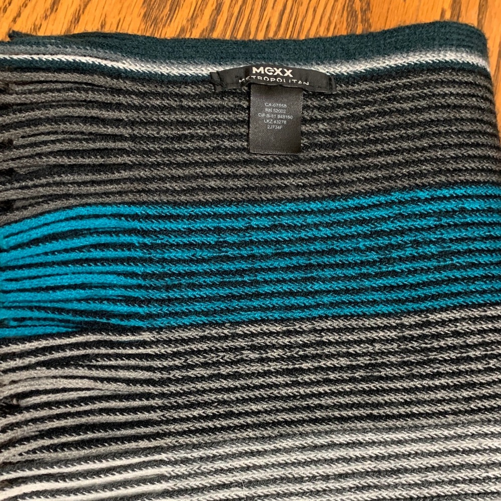 Calvin Klein Black Knit Scarf - Picture 2 of 7